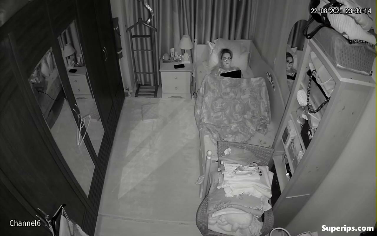 IPCAM – Nerdy Italian girl masturbates in secret IPCAM – Nerdy Italian girl masturbates in secret