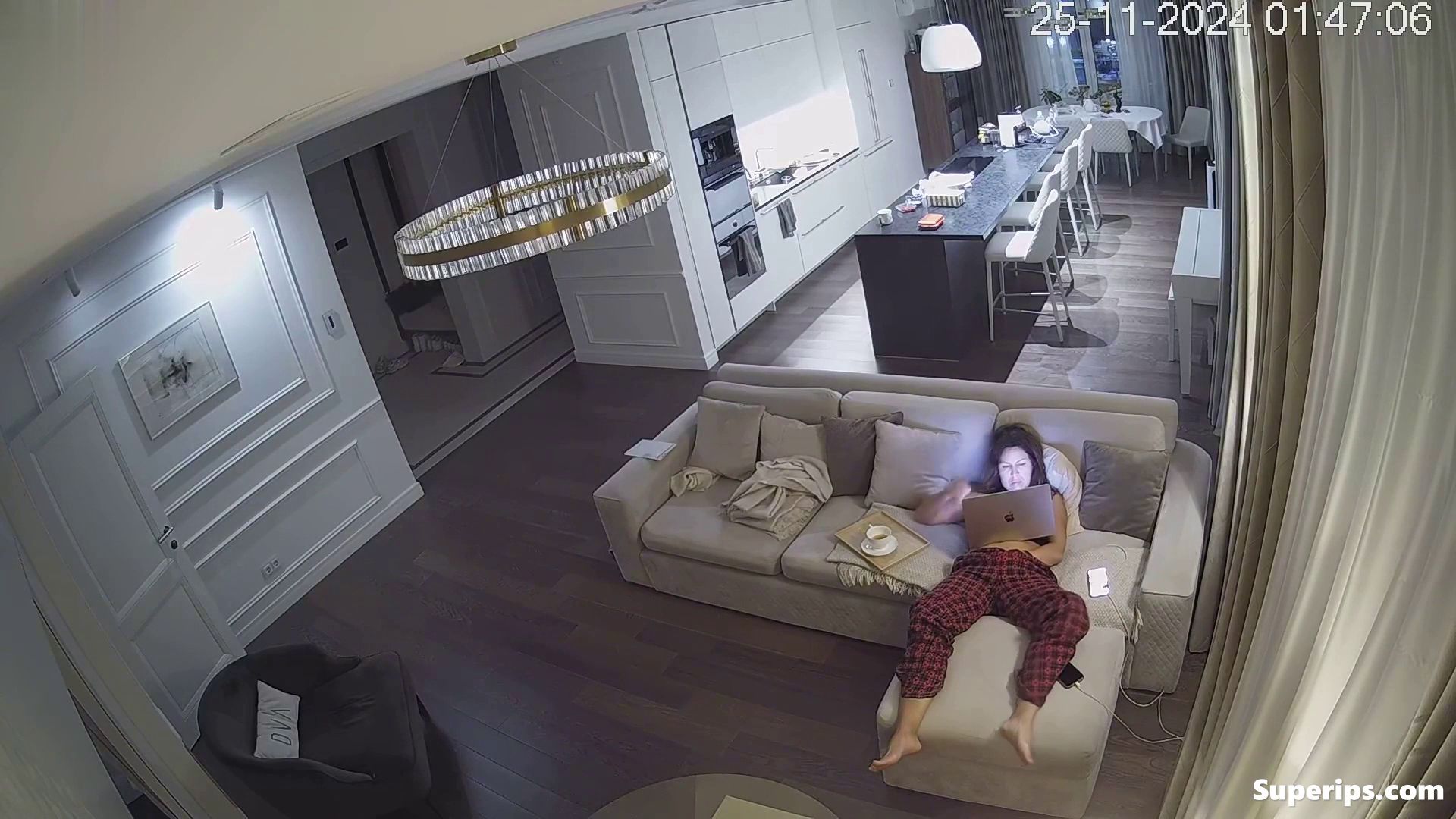 IPCAM – Ukrainian milf masturbates watching porn IPCAM – Ukrainian milf masturbates watching porn