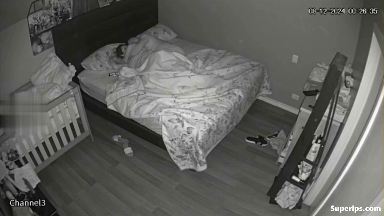 IPCAM – Latina mom gets fucked in her sleep IPCAM – Latina mom gets fucked in her sleep