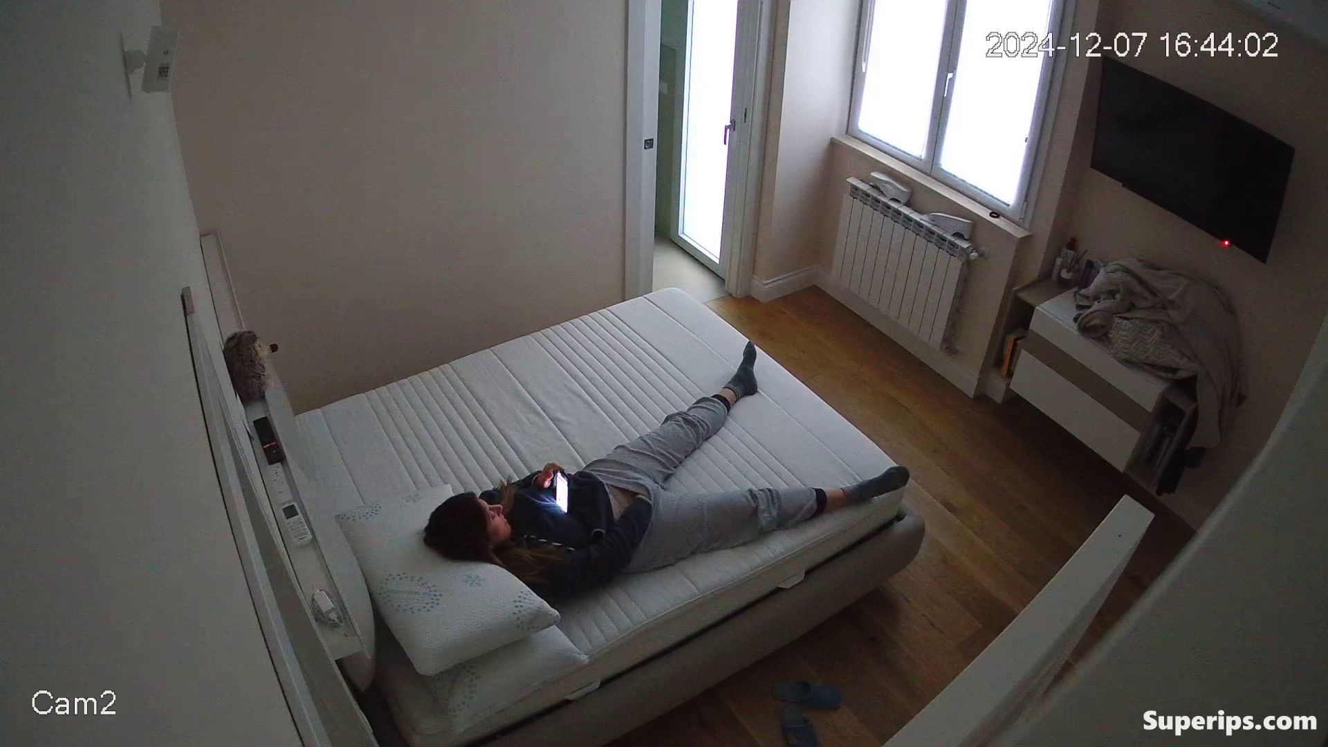 IPCAM – Hot German MILF masturbates on her bed IPCAM – Hot German MILF masturbates on her bed