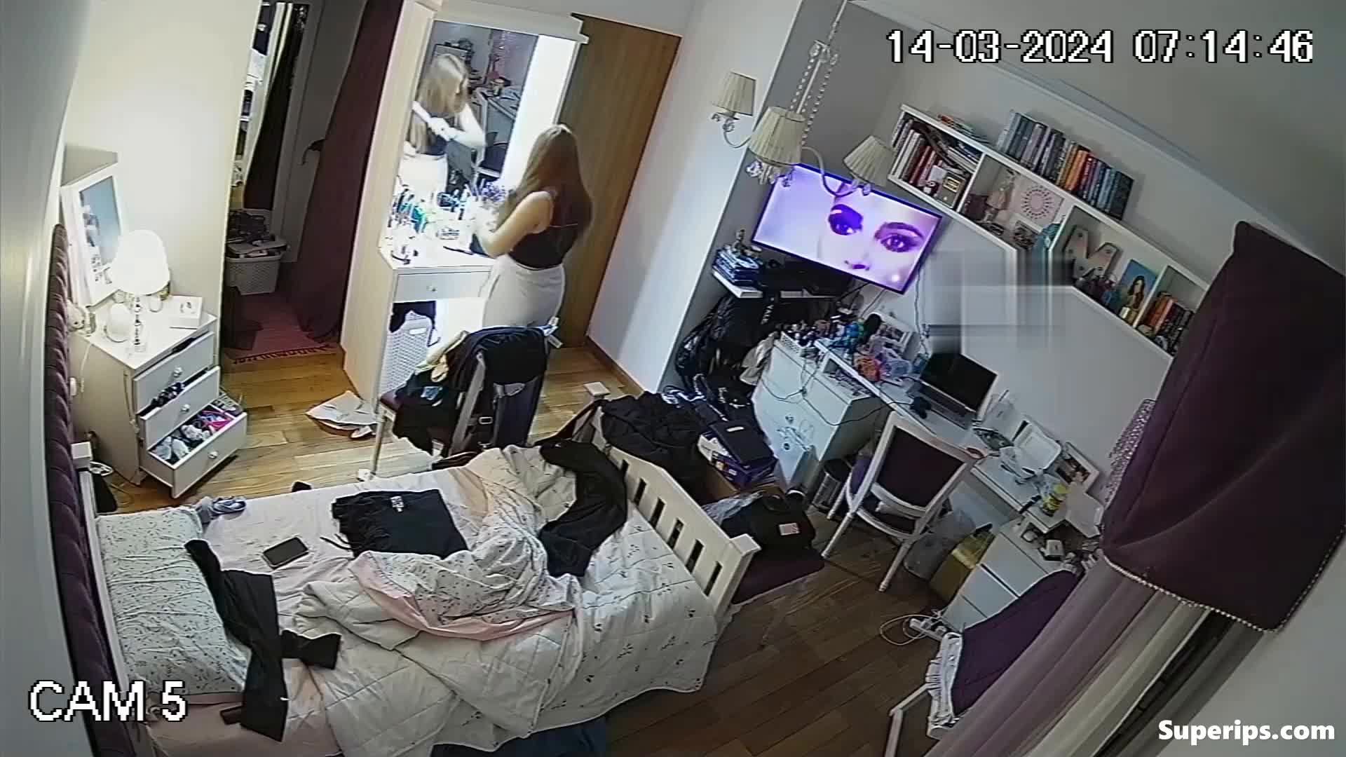 IPCAM – Redhead college girl gets dressed in her room IPCAM – Redhead college girl gets dressed in her room