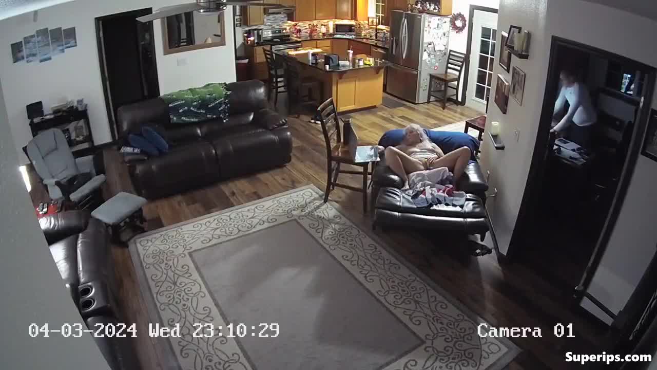 IPCAM – American granny masturbating in the living room IPCAM – American granny masturbating in the living room