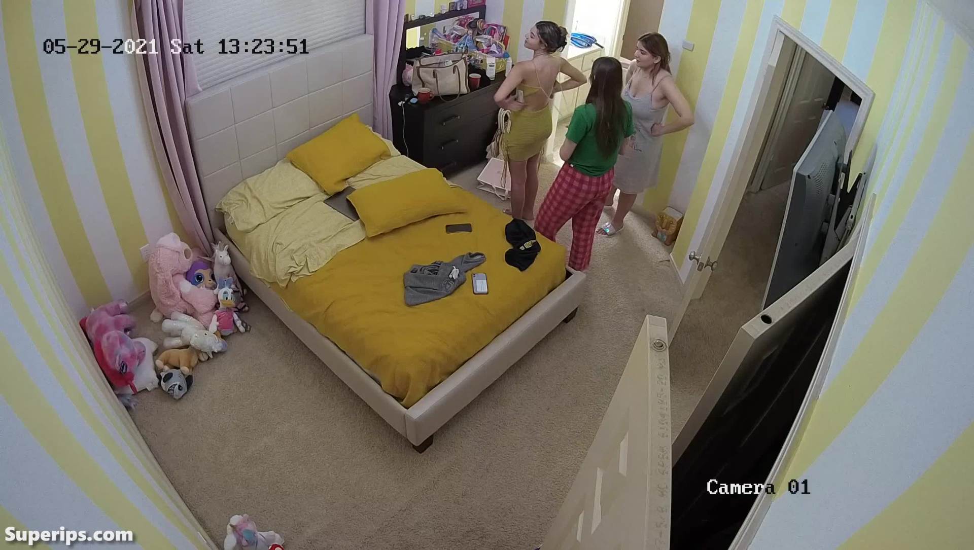 IPCAM – Tender American college girls have a sleepover IPCAM – Tender American college girls have a sleepover