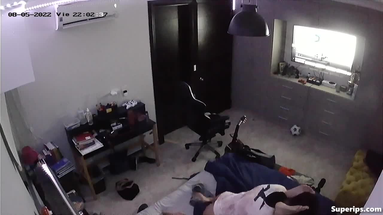 IPCAM – Naughty young couple fucks on their bed IPCAM – Naughty young couple fucks on their bed