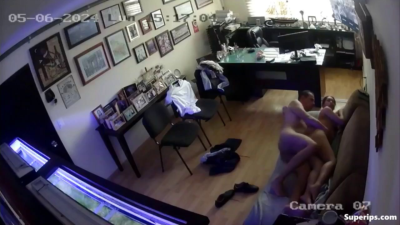 IPCAM – Old doctor fucks his young secretary girl IPCAM – Old doctor fucks his young secretary girl