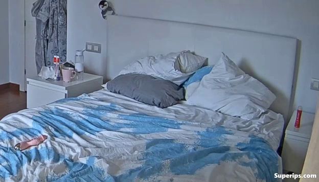 IPCAM – French college girl masturbates with a dildo IPCAM – French college girl masturbates with a dildo