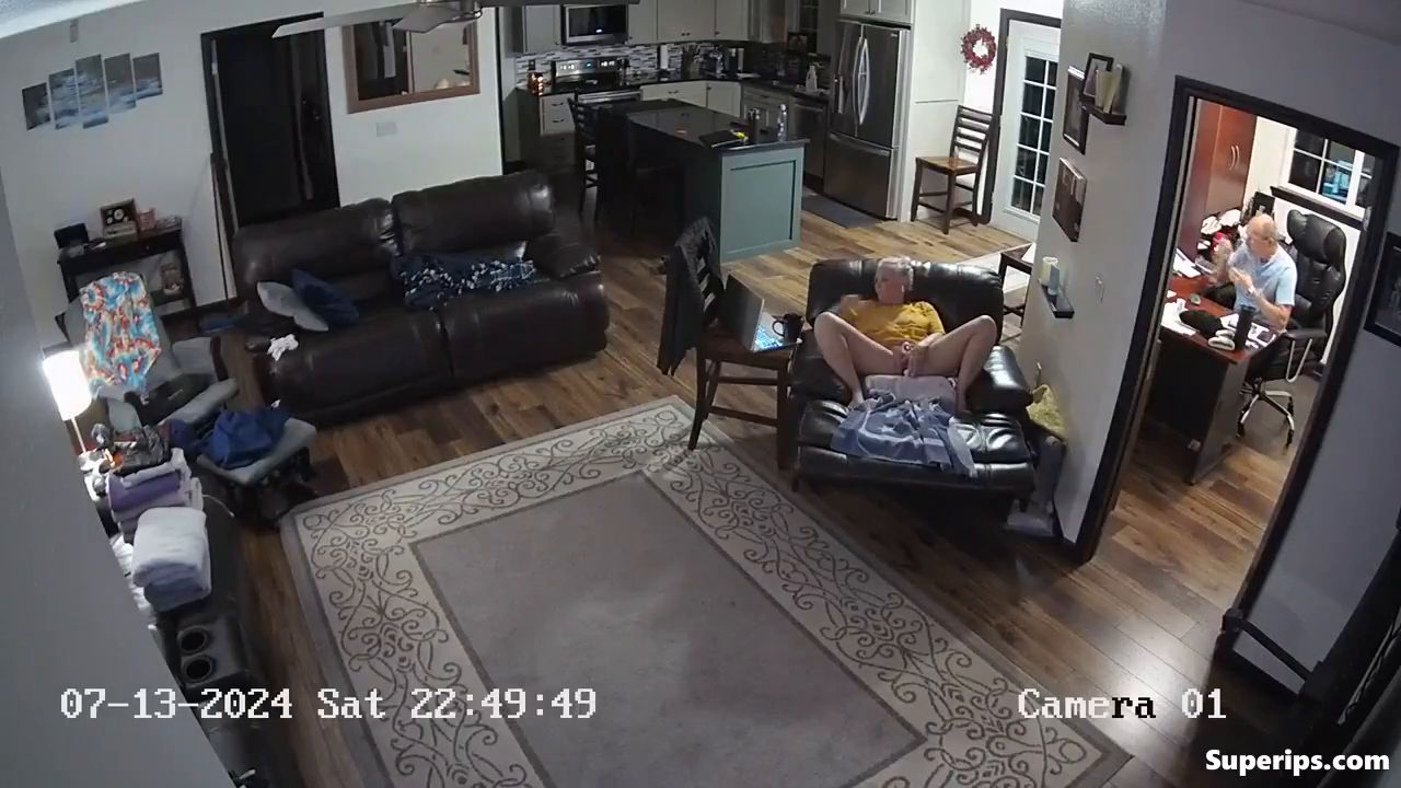 IPCAM – American granny masturbating on the couch IPCAM – American granny masturbating on the couch