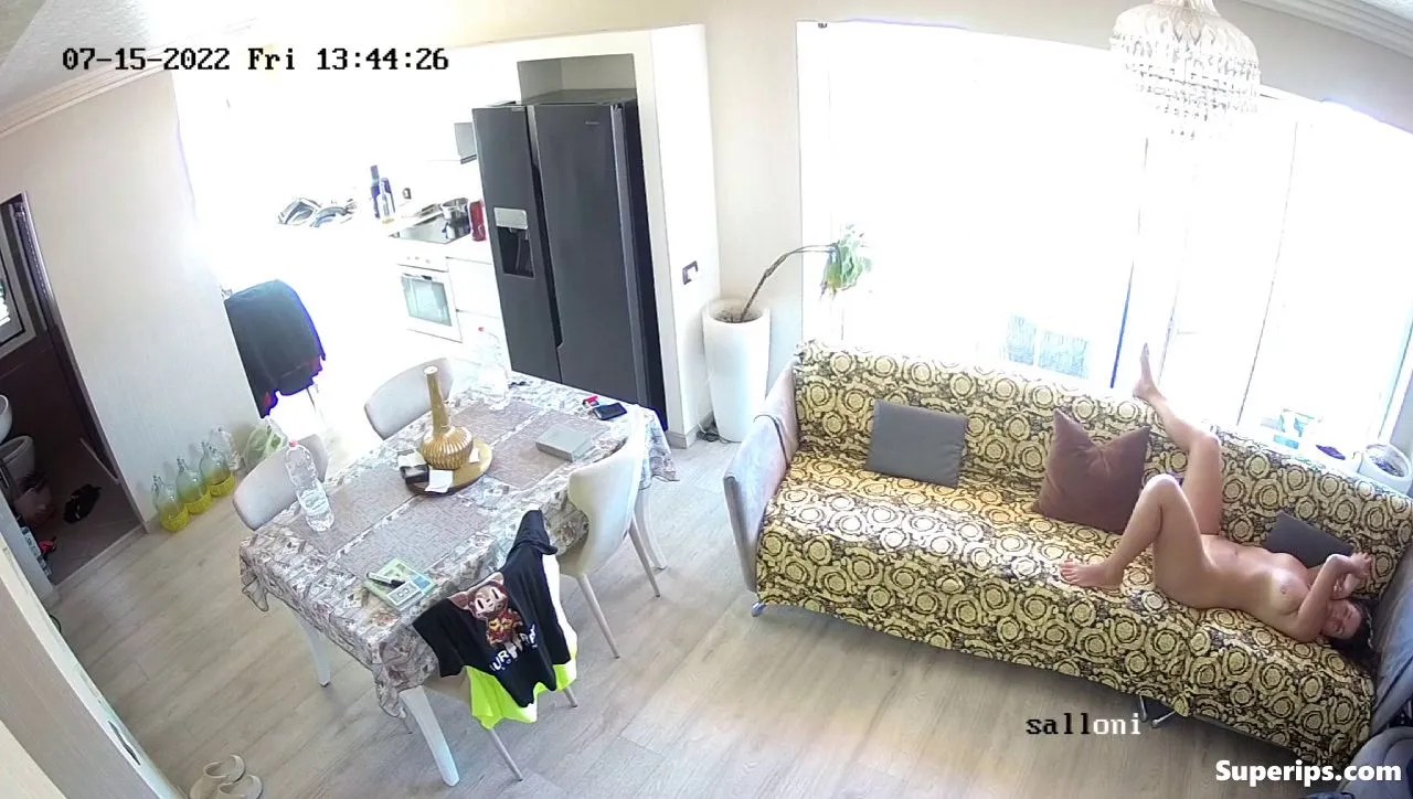 IPCAM – European mom lies naked on the sofa IPCAM – European mom lies naked on the sofa
