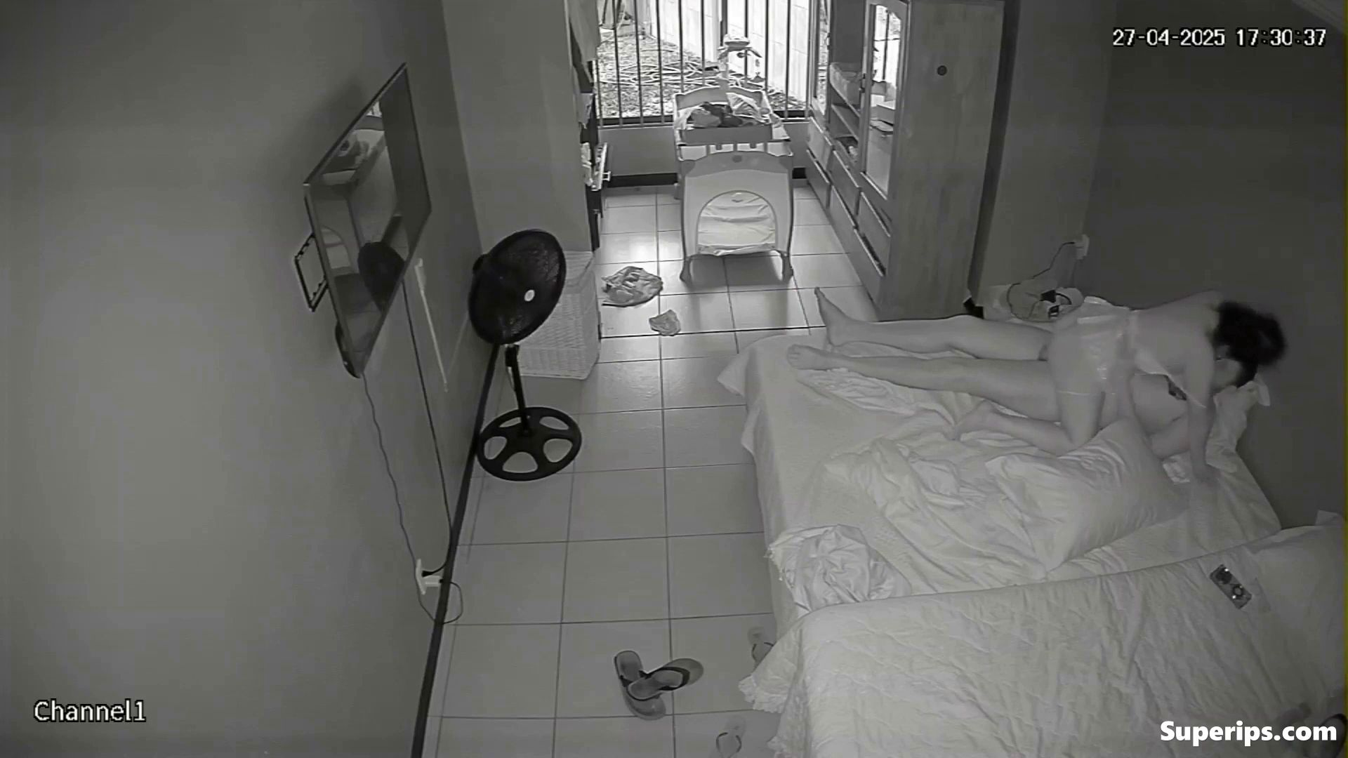 IPCAM – Petite Latina mom gets brutally fucked IPCAM – Petite Latina mom gets brutally fucked