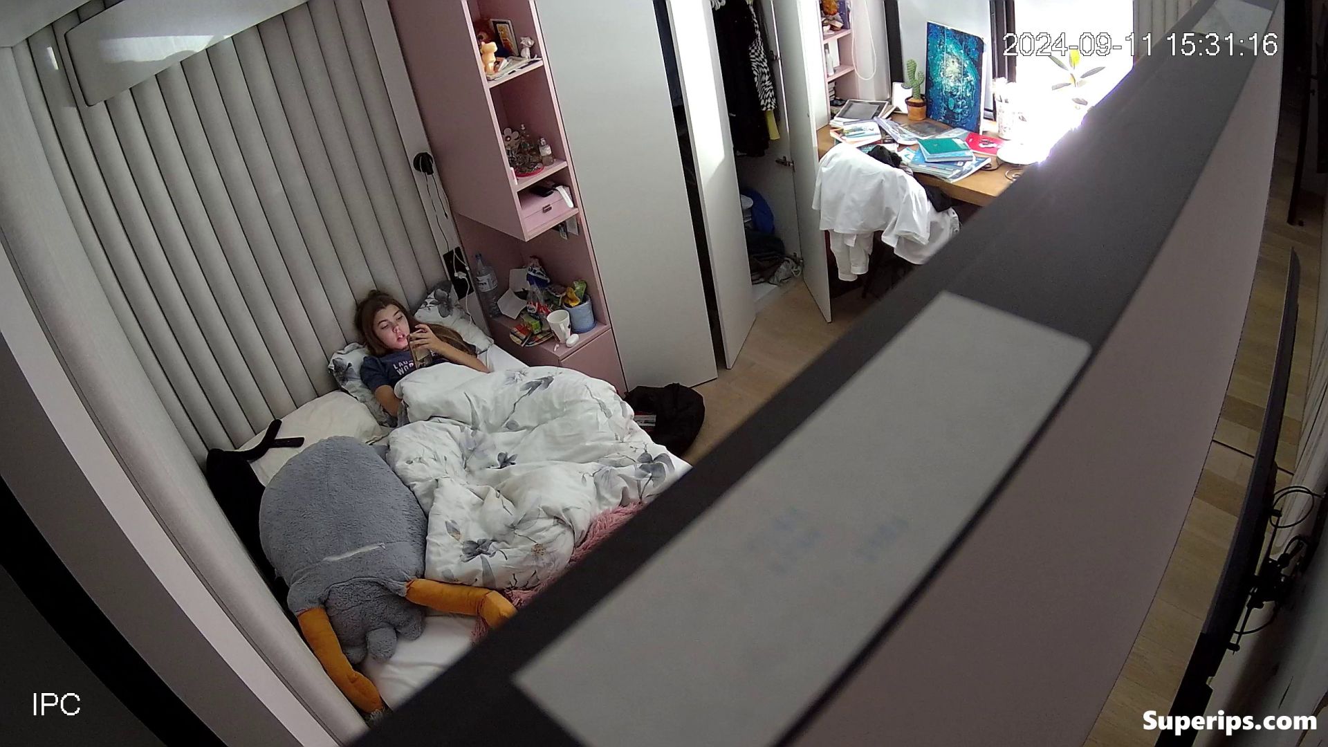 IPCAM – British college girl watching porn IPCAM – British college girl watching porn