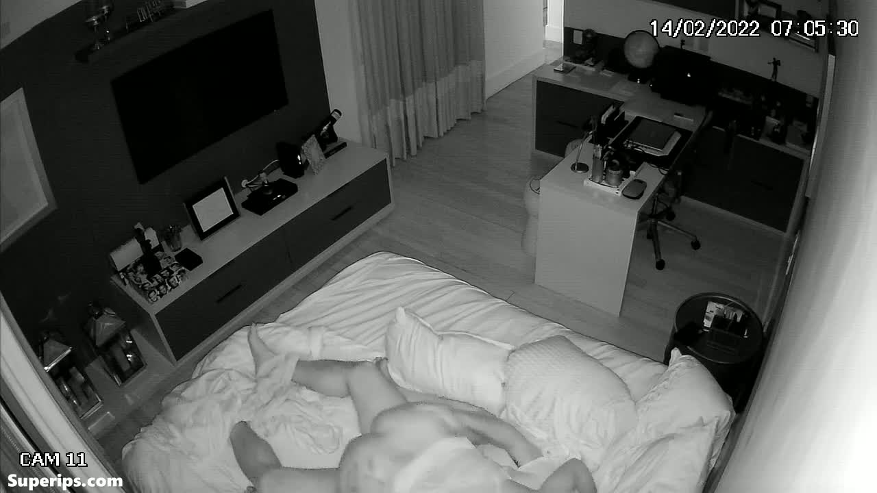 IPCAM – Mature woman rides her husband IPCAM – Mature woman rides her husband