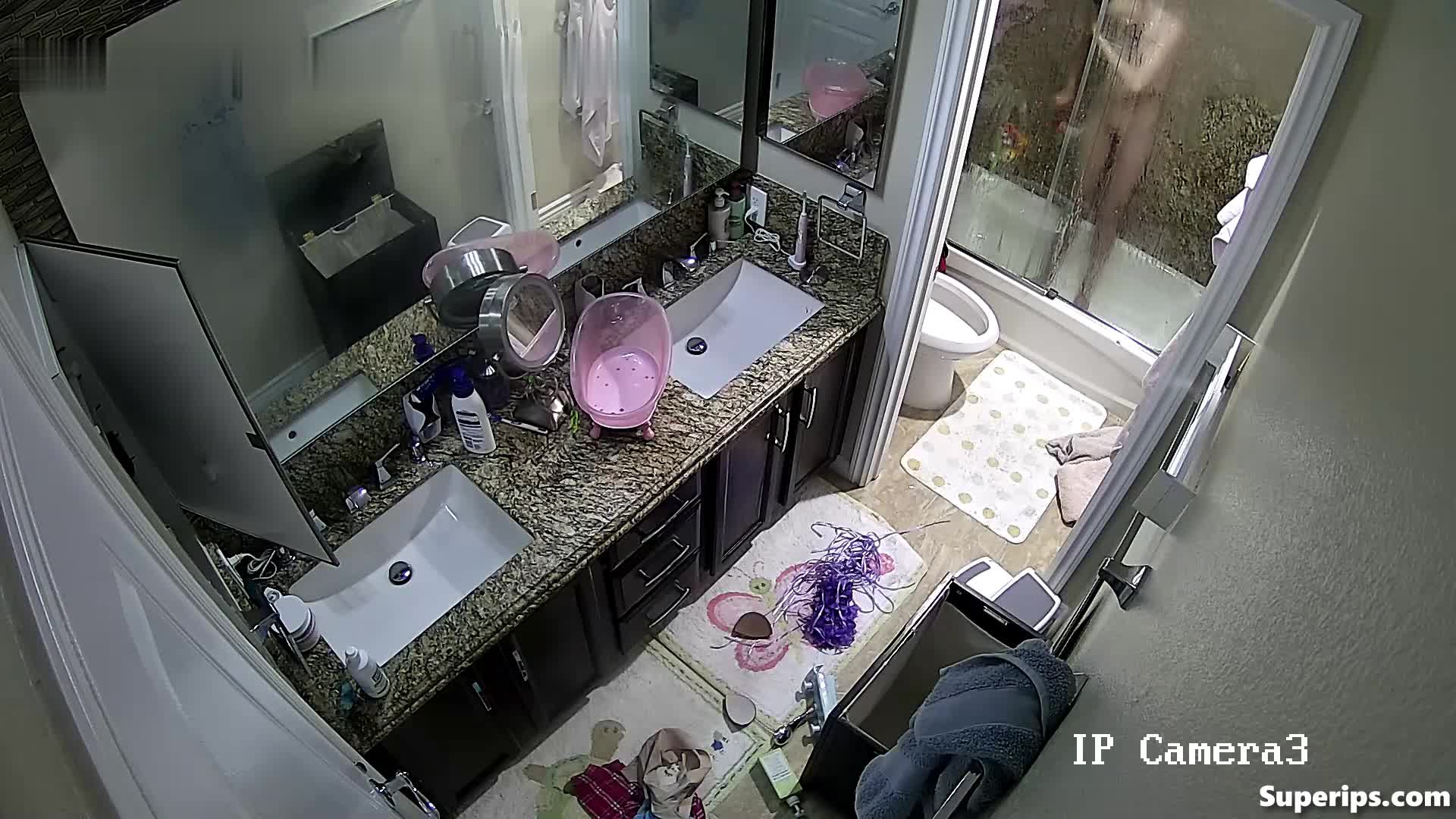 IPCAM – Skinny teenager takes a quick shower IPCAM – Skinny teenager takes a quick shower