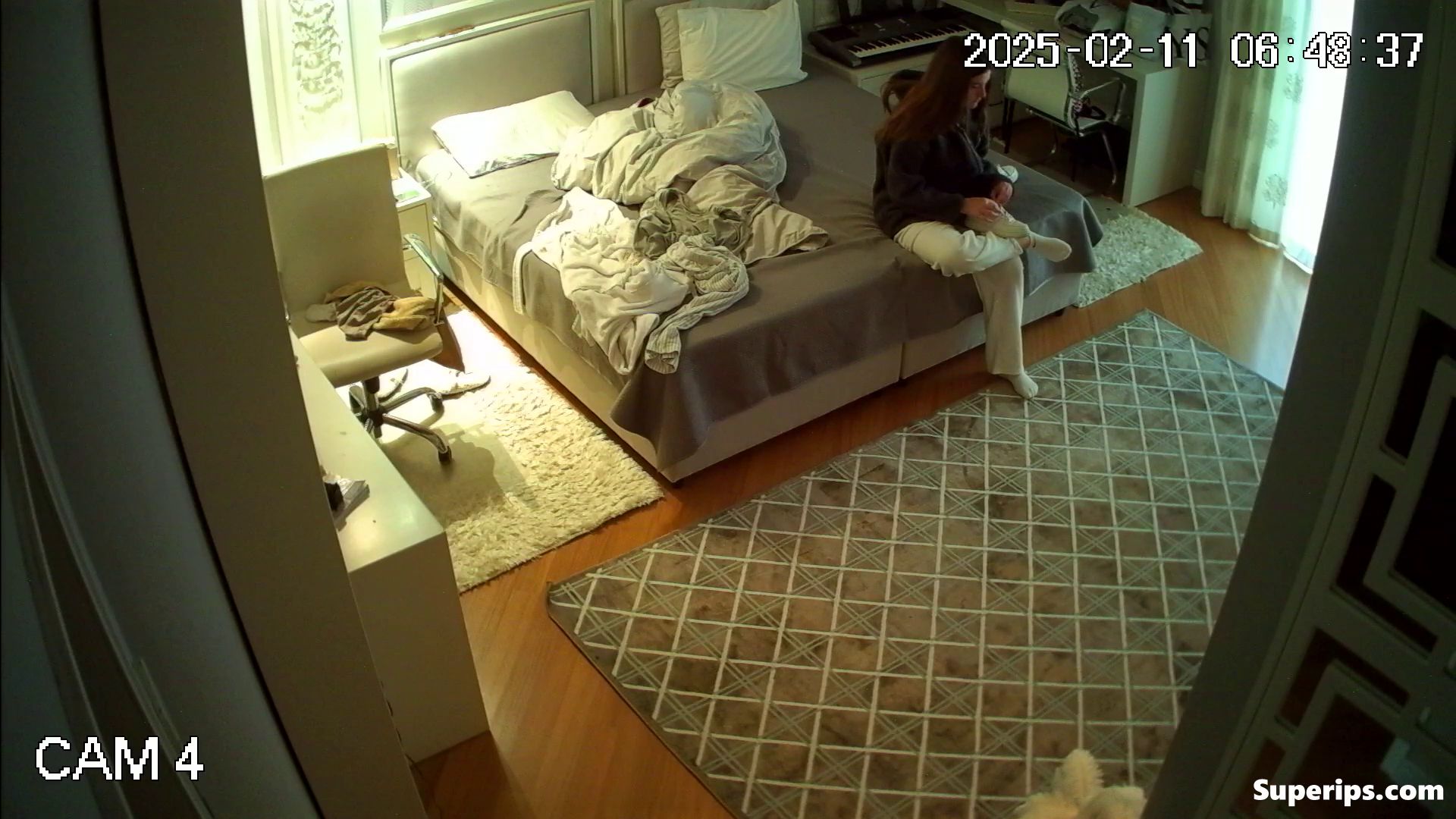 IPCAM – Petite German girl dresses slowly IPCAM – Petite German girl dresses slowly