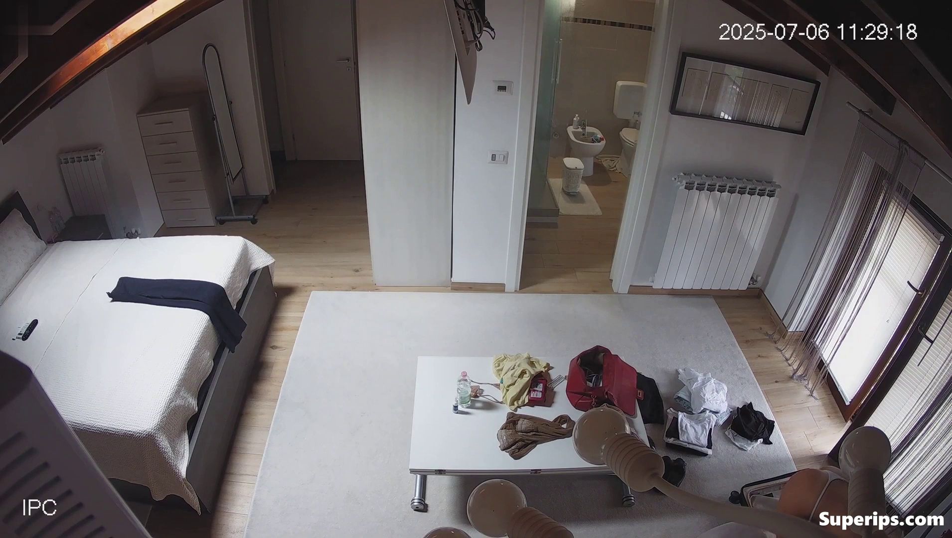 IPCAM – Cute Italian athlete changes clothes IPCAM – Cute Italian athlete changes clothes