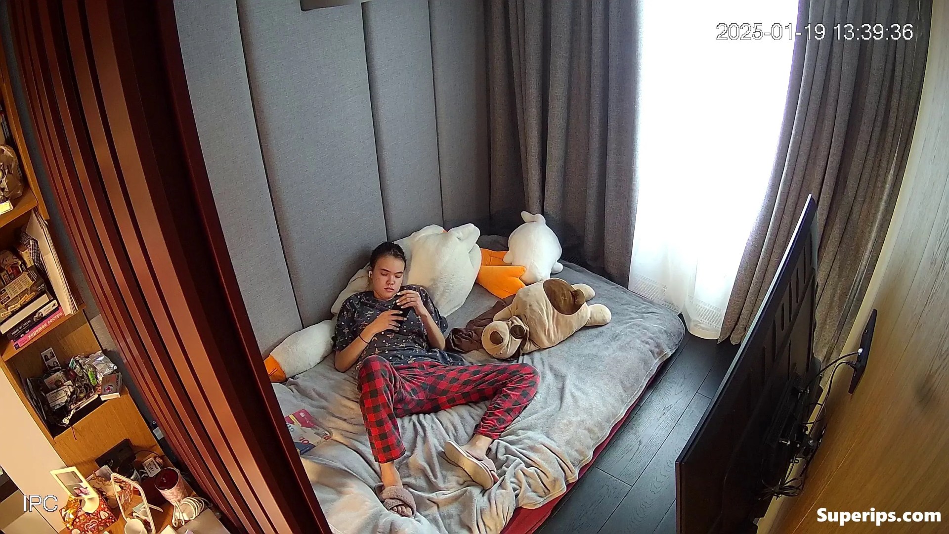 IPCAM – Ukrainian girl masturbates in pajamas IPCAM – Ukrainian girl masturbates in pajamas