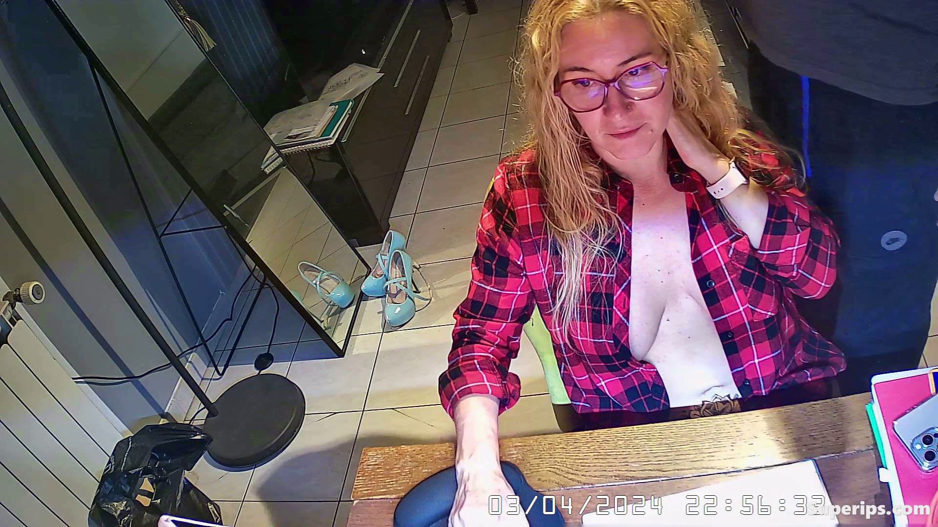 IPCAM – Mature American teacher shows her tits IPCAM – Mature American teacher shows her tits