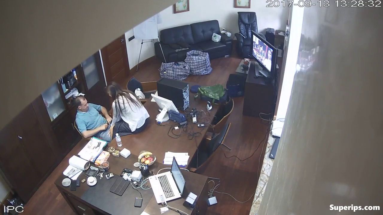 IPCAM – French boss fucks his skinny secretary IPCAM – French boss fucks his skinny secretary