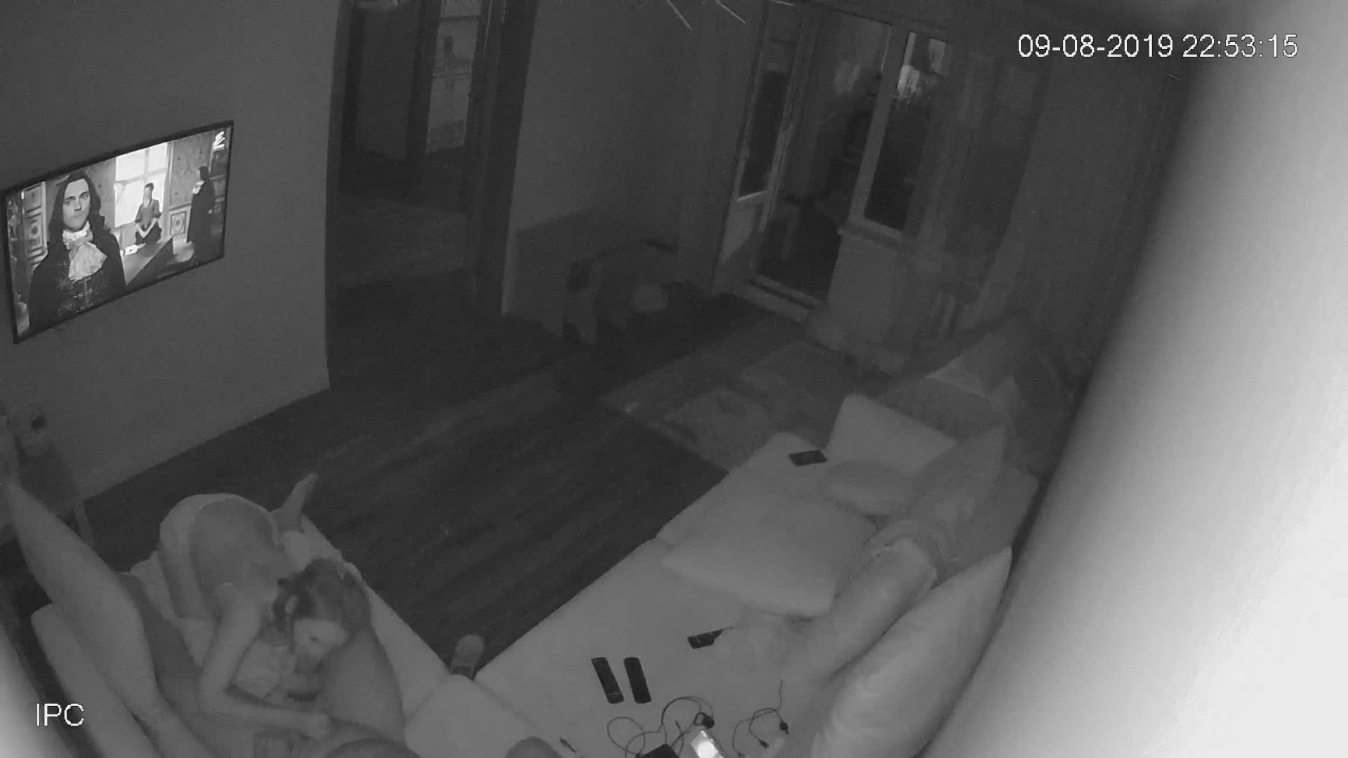 IPCAM – Couple has sex on living room couch IPCAM – Couple has sex on living room couch