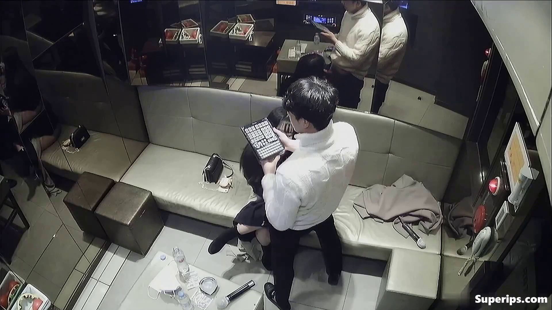 IPCAM – Korean teenage couple has sex in a karaoke room IPCAM – Korean teenage couple has sex in a karaoke room