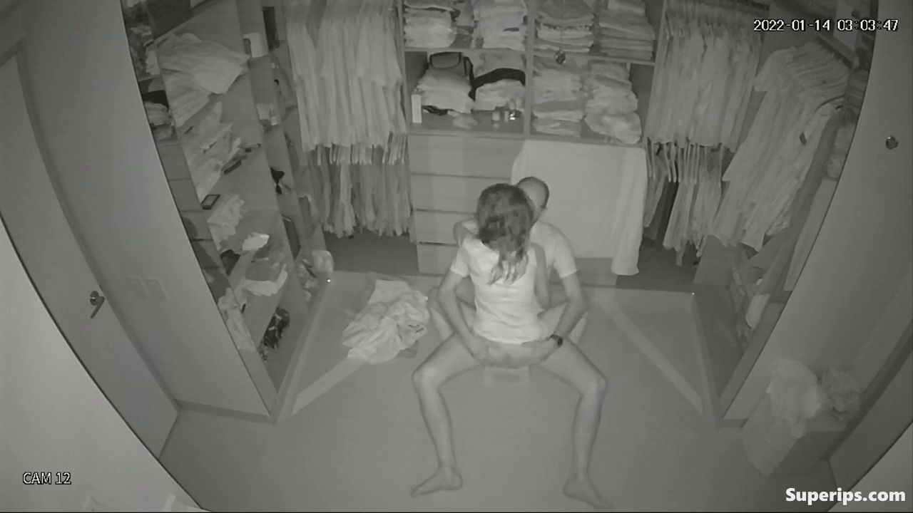 IPCAM – Pregnant European woman gets fucked in closet IPCAM – Pregnant European woman gets fucked in closet