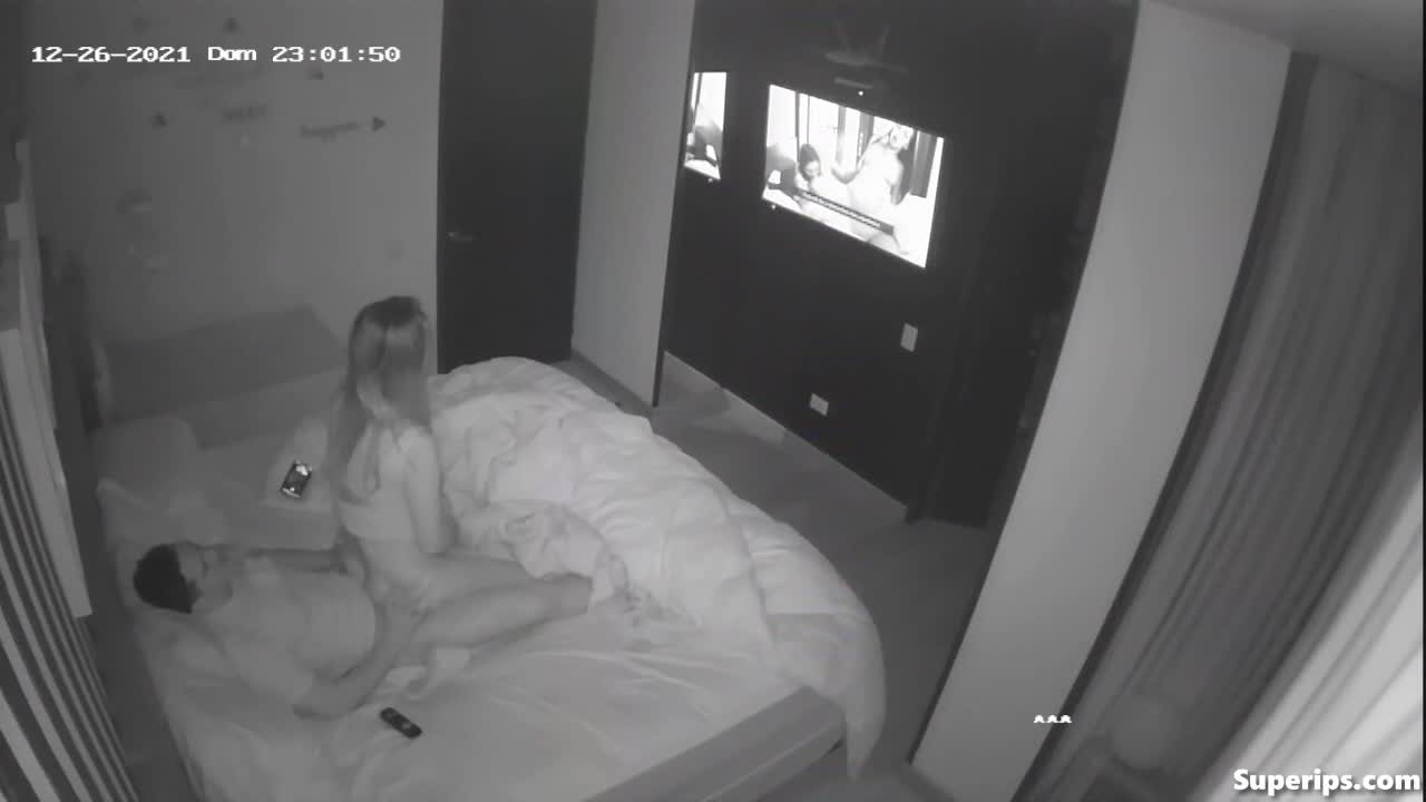 IPCAM – Italian woman fucks her husband while watching porn IPCAM – Italian woman fucks her husband while watching porn