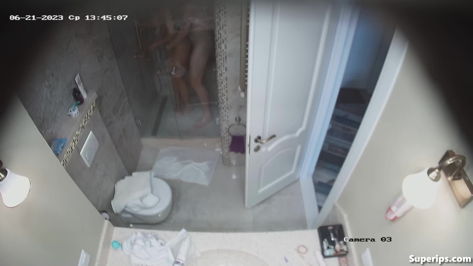 IPCAM – Mature American couple fucks in the shower IPCAM – Mature American couple fucks in the shower