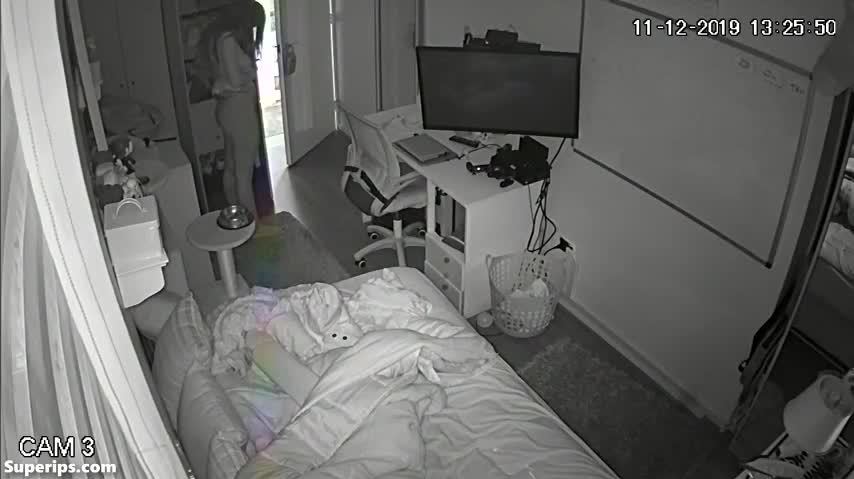 IPCAM – Tender French teenage girl changes her clothes IPCAM – Tender French teenage girl changes her clothes