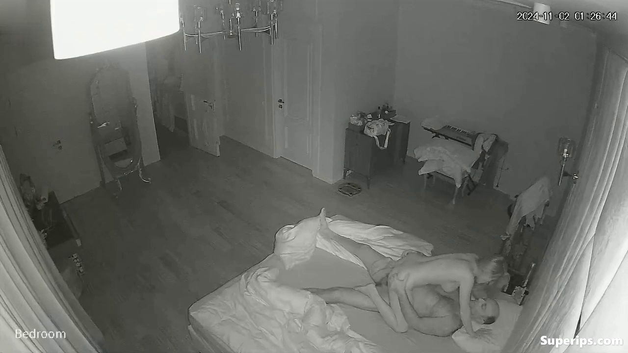 IPCAM – Arabian blonde woman rides her husband IPCAM – Arabian blonde woman rides her husband