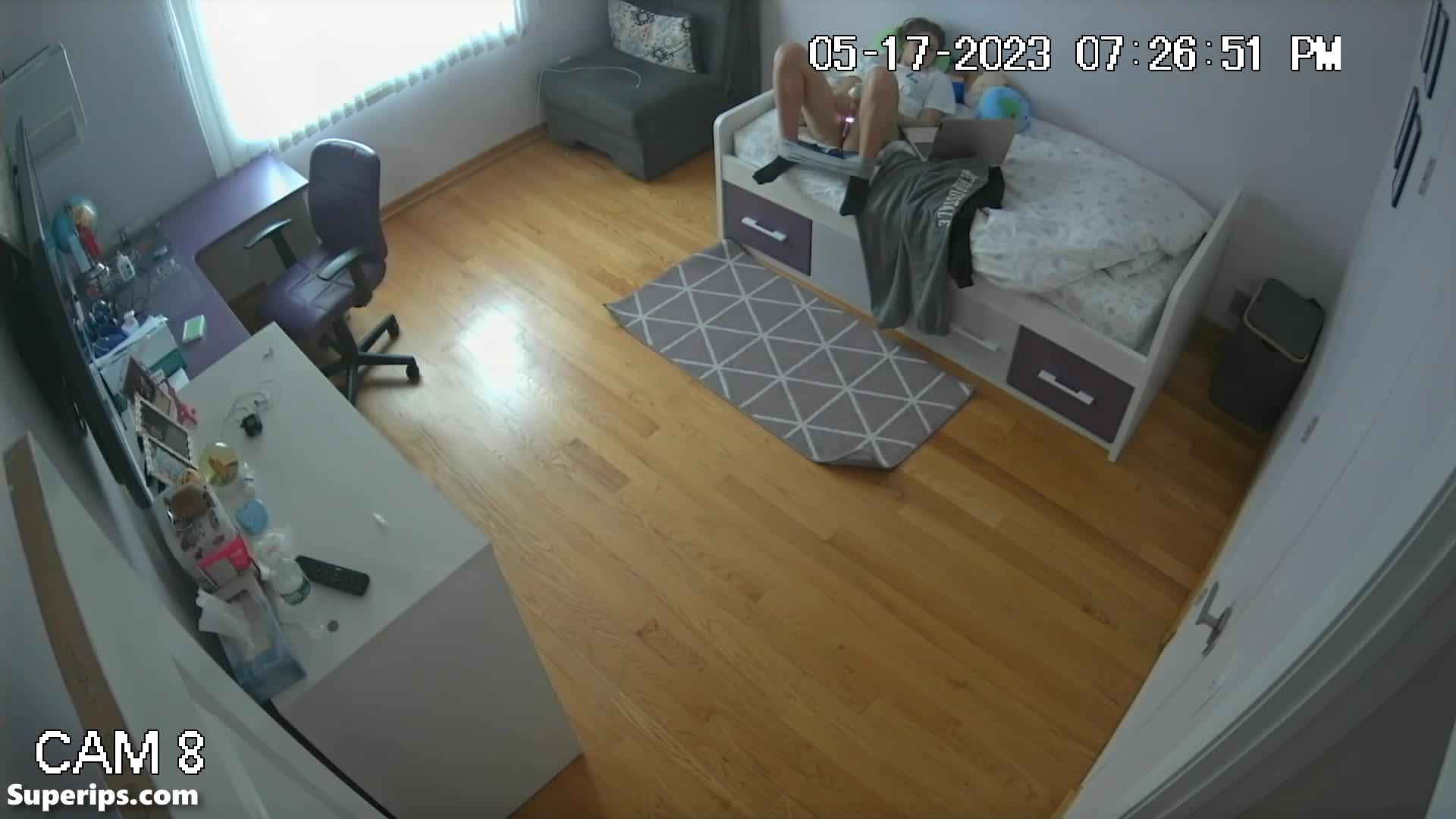 IPCAM – American teen girl masturbates with the electric toothbrush IPCAM – American teen girl masturbates with the electric toothbrush