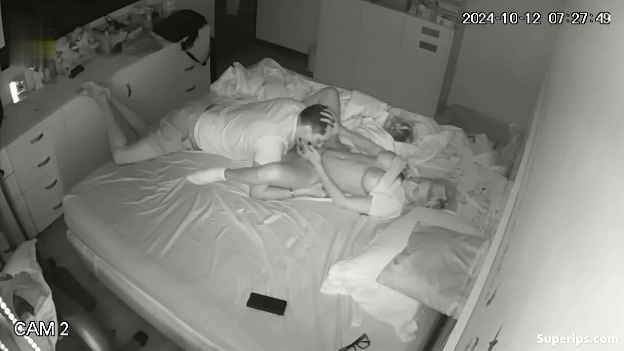 IPCAM – Busty Latina woman gets oral sex IPCAM – Busty Latina woman gets oral sex