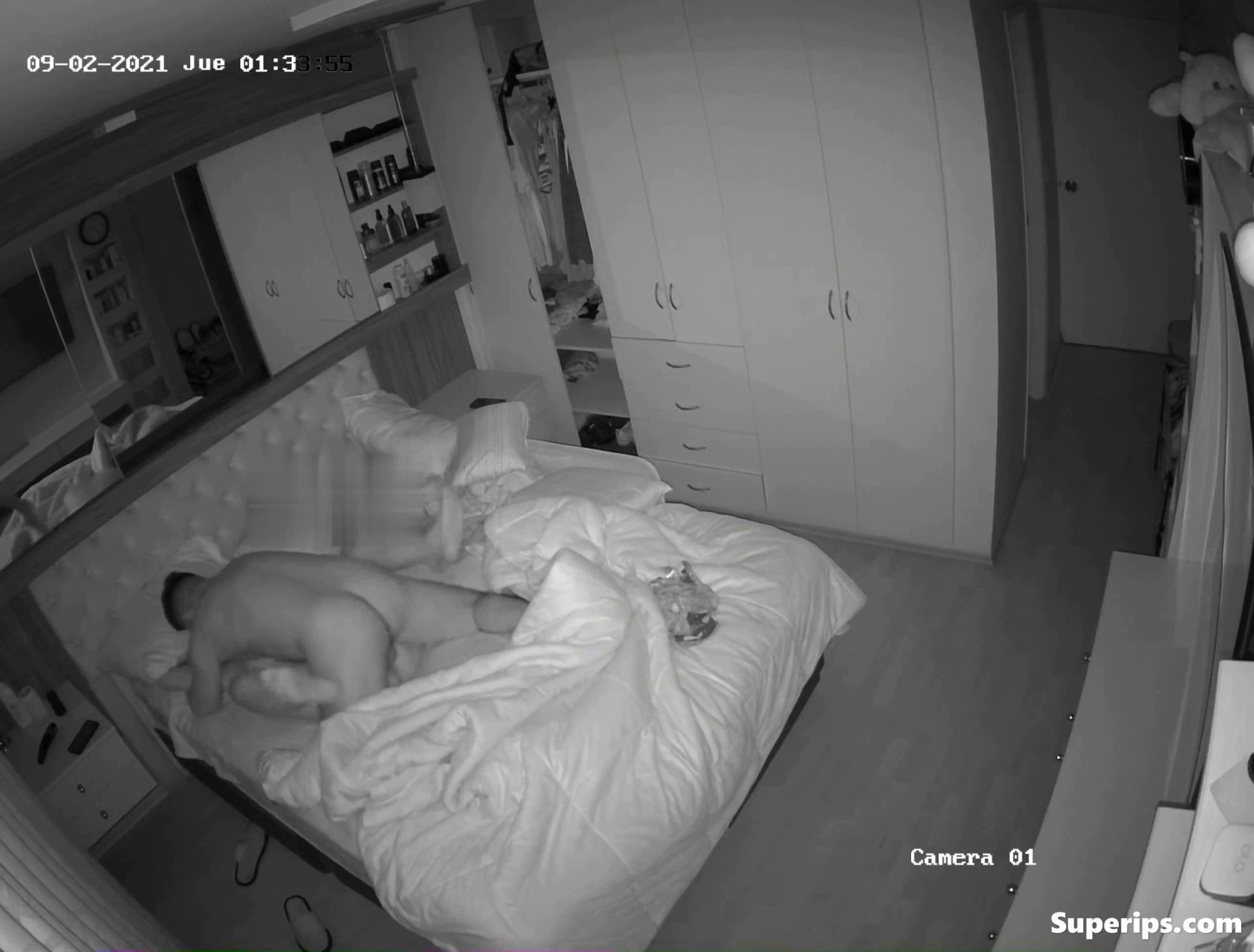 IPCAM – Big ass brunette mom rides her husband IPCAM – Big ass brunette mom rides her husband