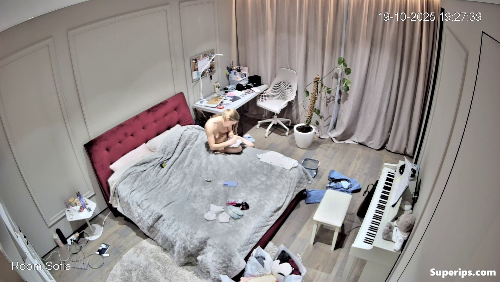 IPCAM – Cute naked German girl watches porn IPCAM – Cute naked German girl watches porn