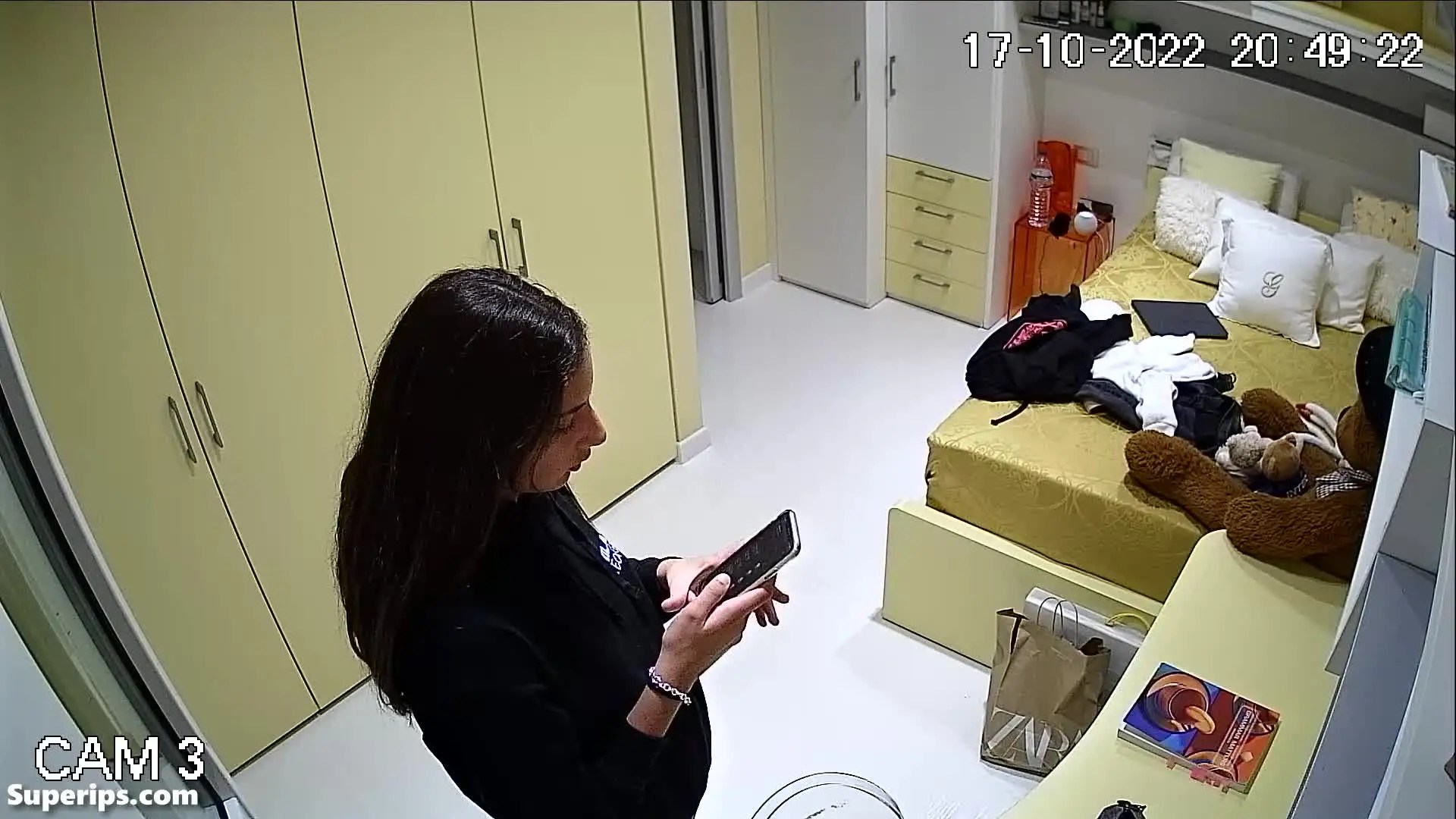 IPCAM – Arab girl with a hairy pussy gets dressed in her room IPCAM – Arab girl with a hairy pussy gets dressed in her room