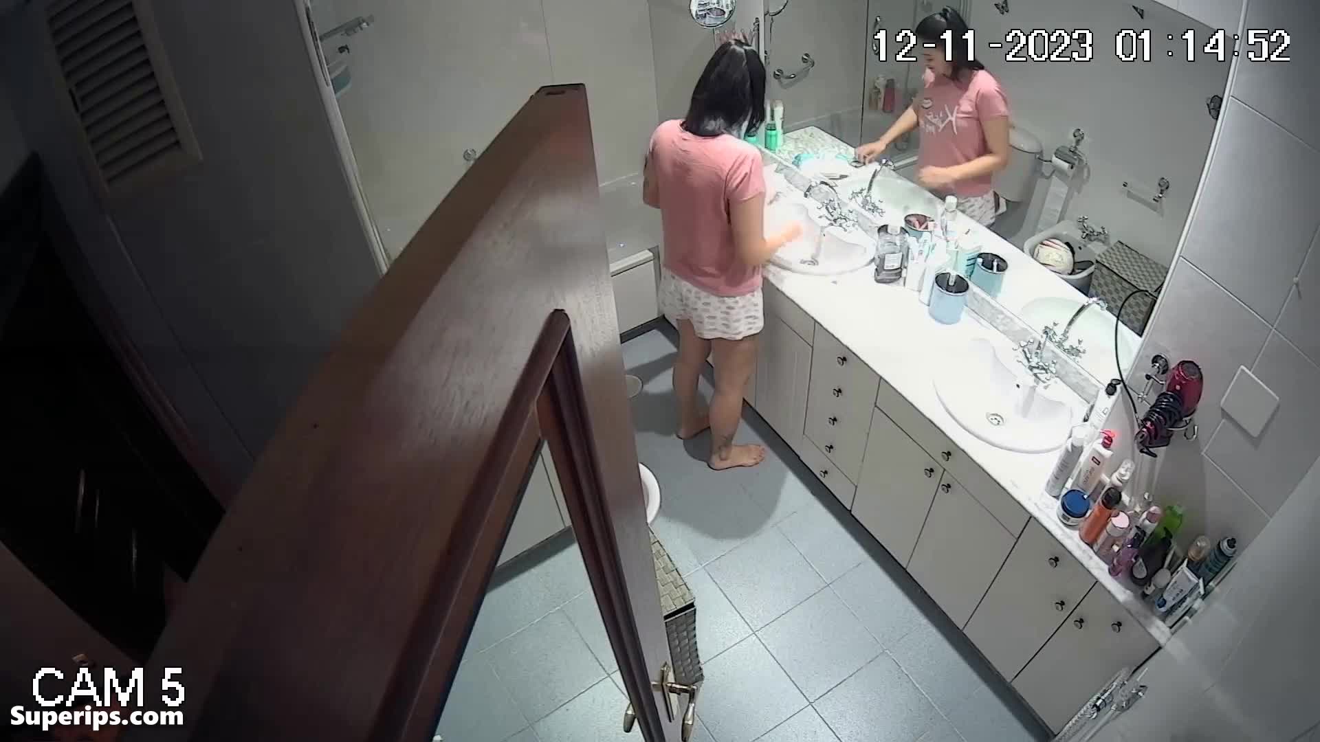 IPCAM – Daily routine of European sisters in the bathroom IPCAM – Daily routine of European sisters in the bathroom