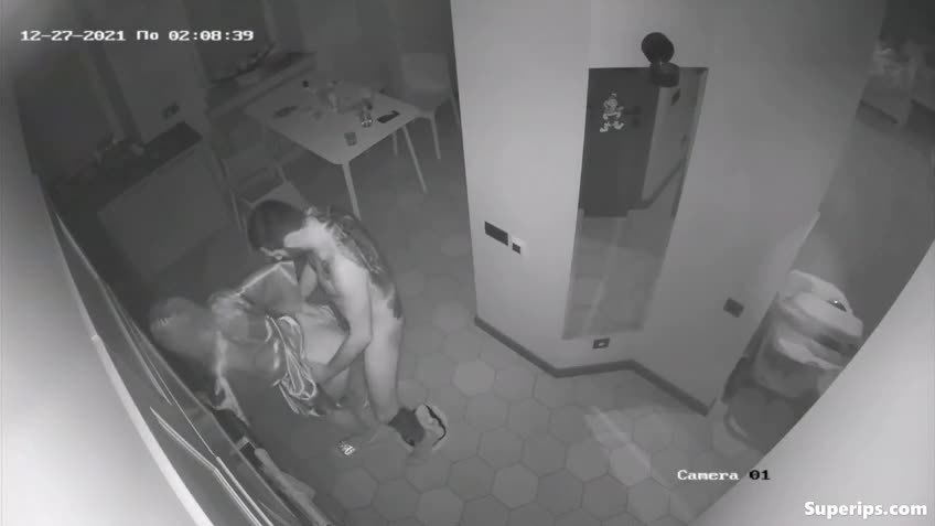 IPCAM – Russian blonde mom gets fucked in the kitchen IPCAM – Russian blonde mom gets fucked in the kitchen