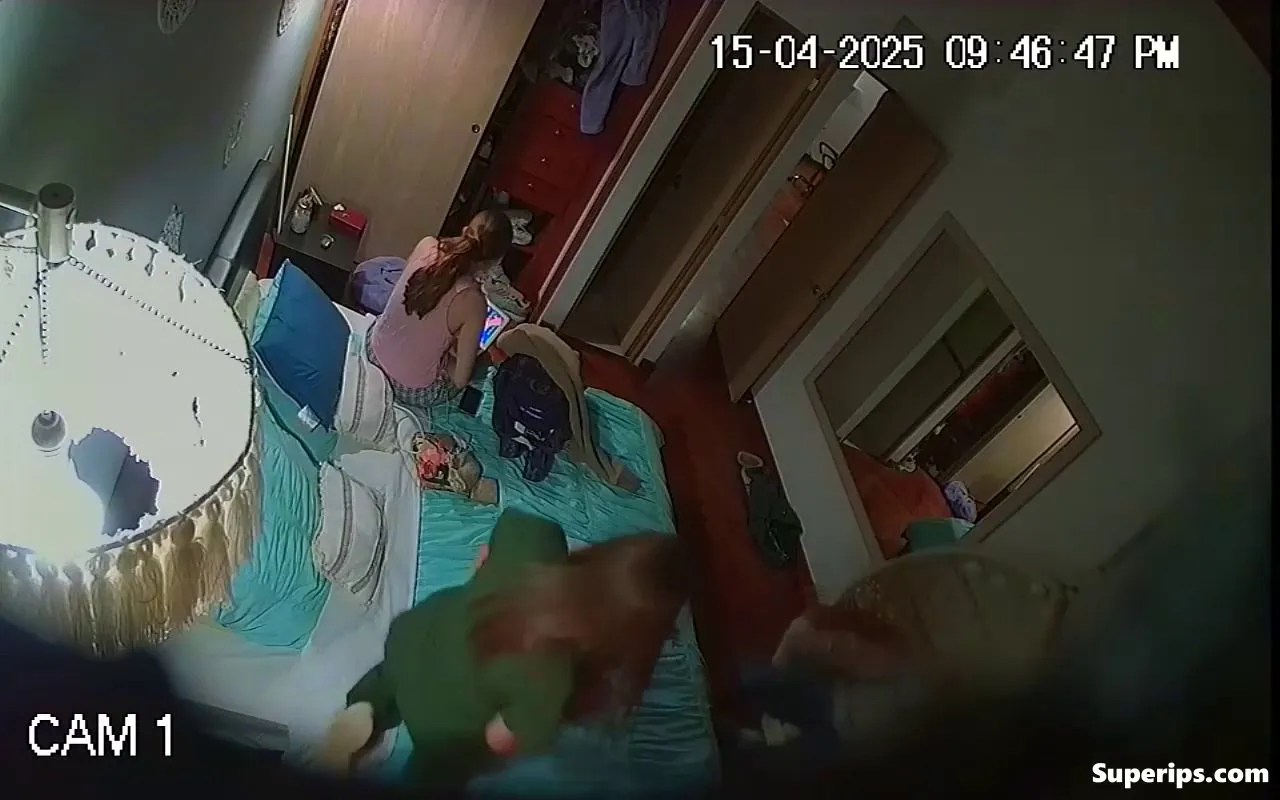 IPCAM – Cute Latina college girl changes clothes IPCAM – Cute Latina college girl changes clothes