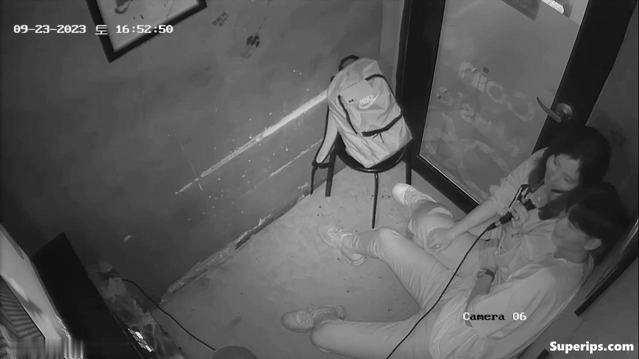 IPCAM – Tender Korean college couple in karaoke IPCAM – Tender Korean college couple in karaoke