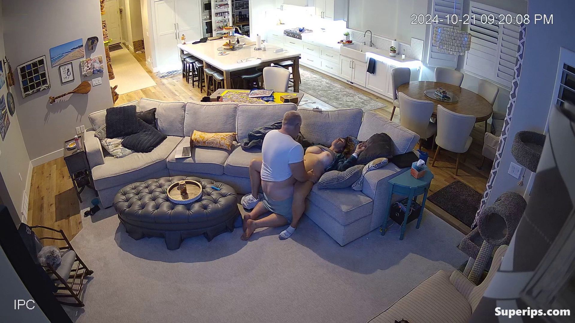 IPCAM – Busty American Milf gets fucked doggy style IPCAM – Busty American Milf gets fucked doggy style