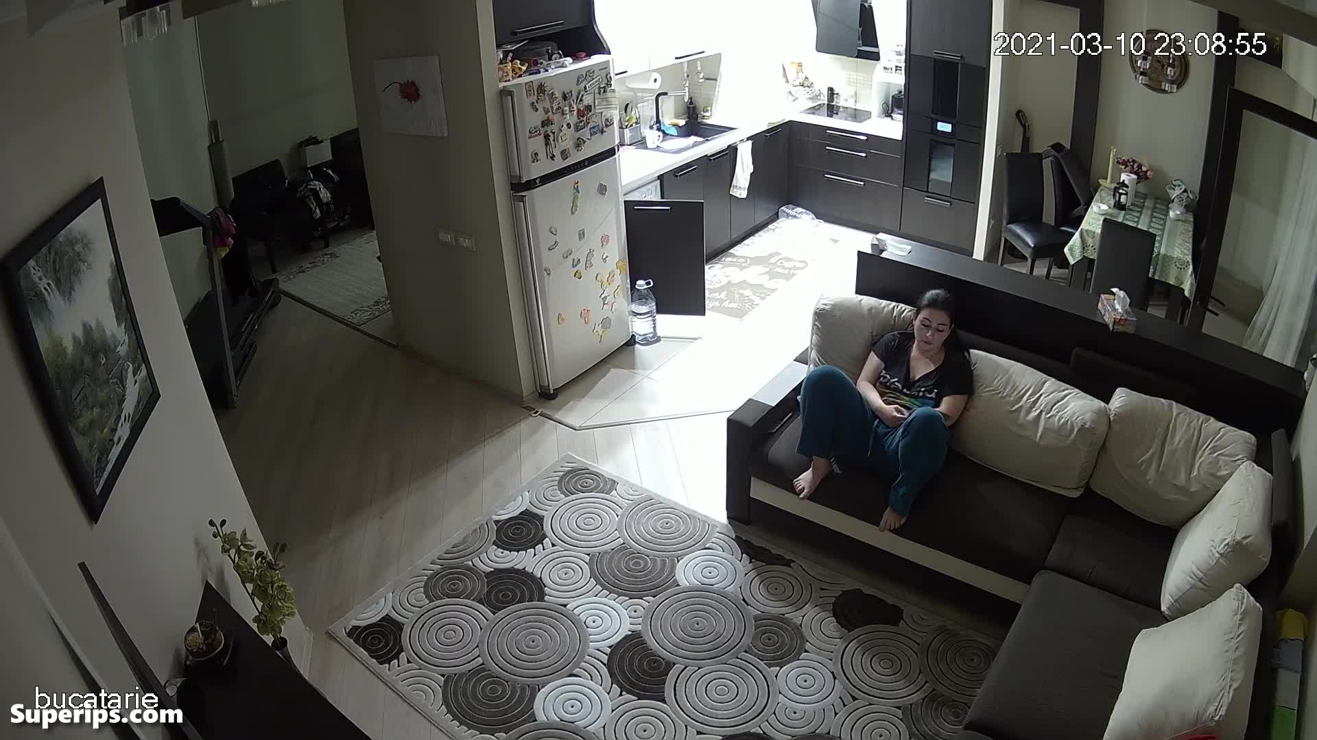 IPCAM – Chubby mom masturbates while watching porn IPCAM – Chubby mom masturbates while watching porn