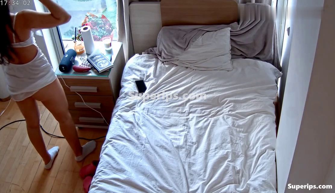 IPCAM – French girl gets penetrated with a dildo IPCAM – French girl gets penetrated with a dildo