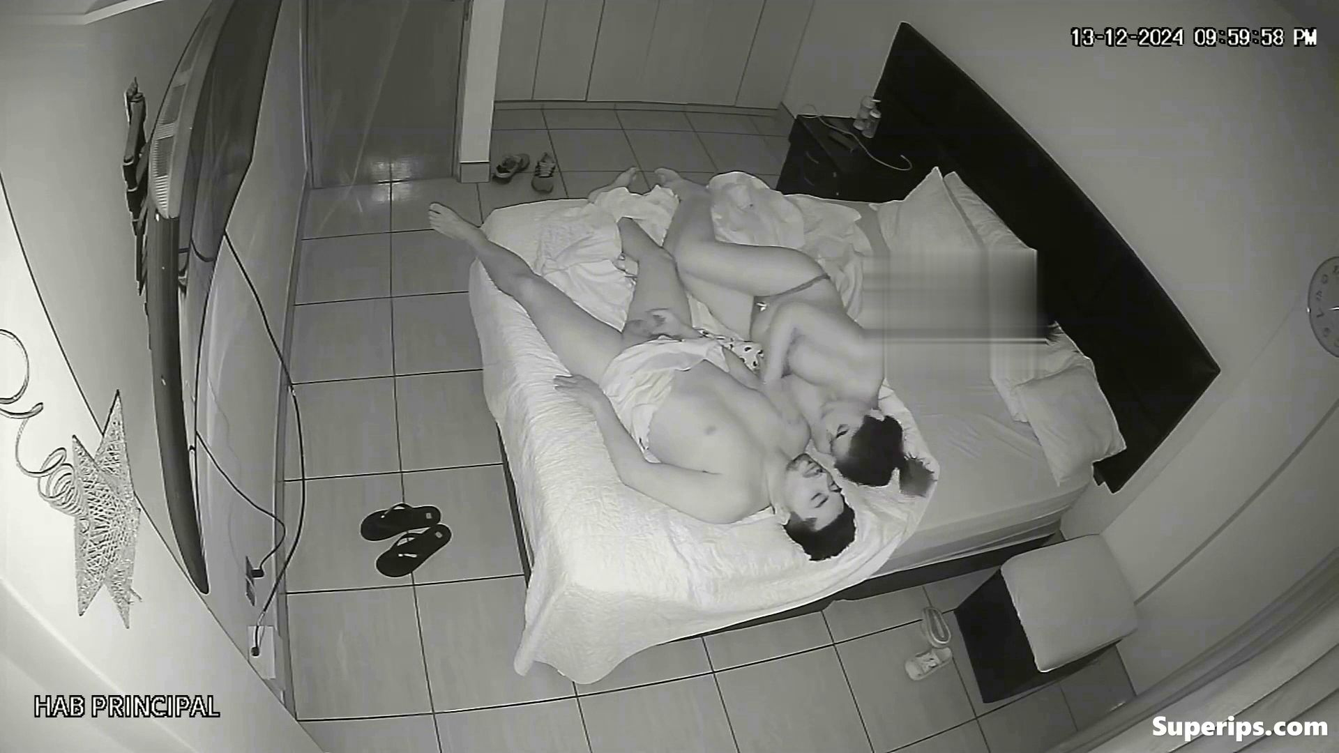 IPCAM – Brunette mom gets fucked in her bed IPCAM – Brunette mom gets fucked in her bed