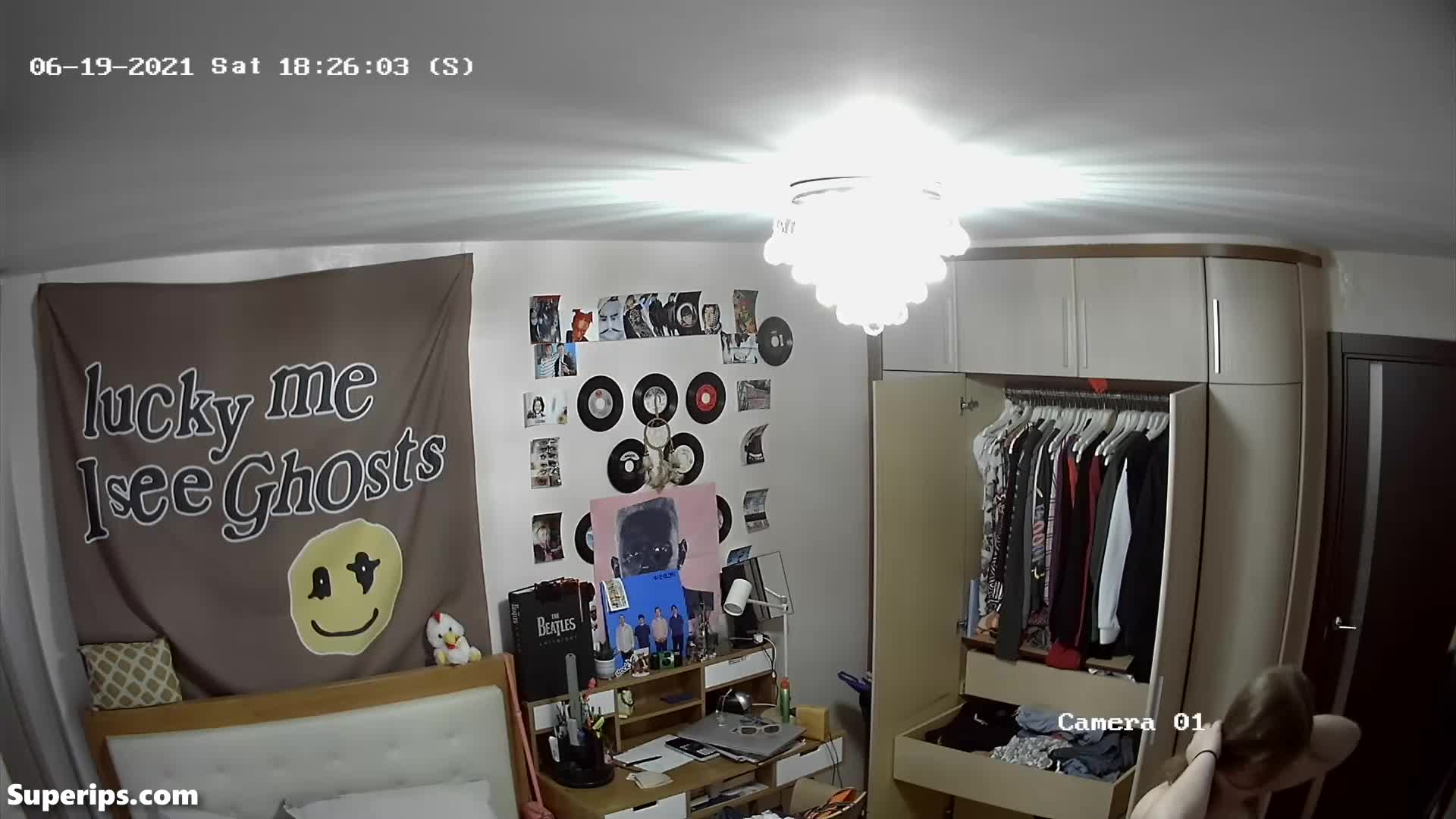 IPCAM – American blonde teen girl gets dressed in her room IPCAM – American blonde teen girl gets dressed in her room