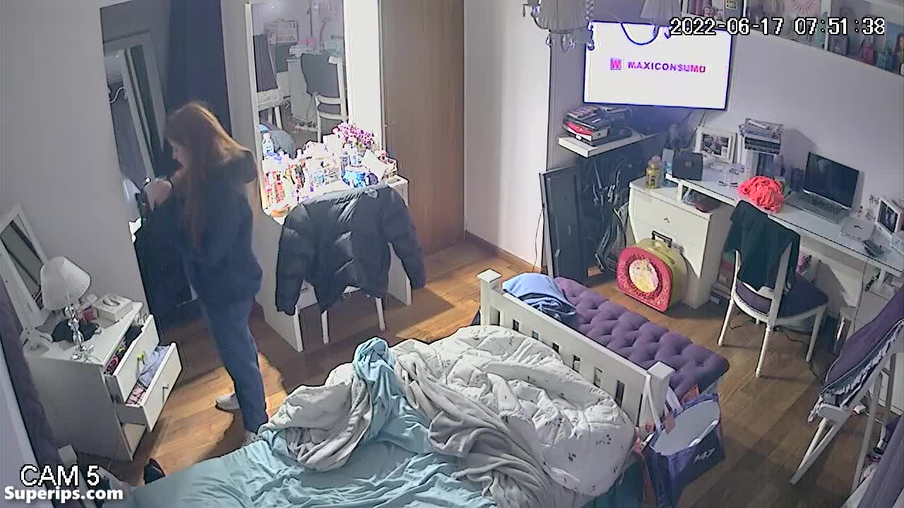 IPCAM – Redhead Teen’s Daily College Morning Routine IPCAM – Redhead Teen’s Daily College Morning Routine