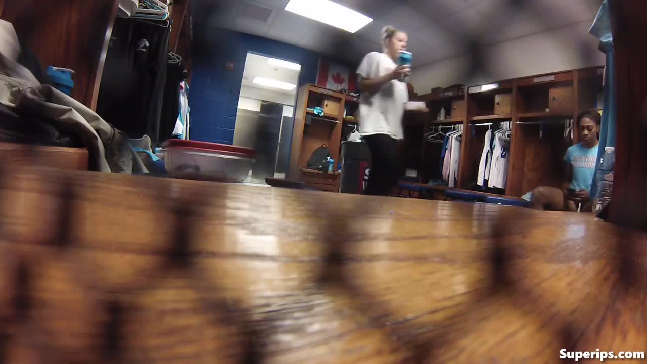 IPCAM – Canadian teens changing in the college locker room IPCAM – Canadian teens changing in the college locker room