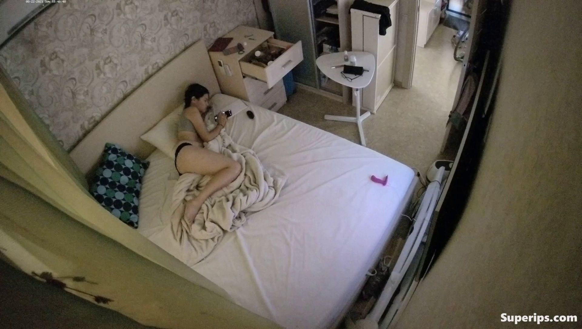 IPCAM – Slavic teenage girl masturbates on her bed IPCAM – Slavic teenage girl masturbates on her bed