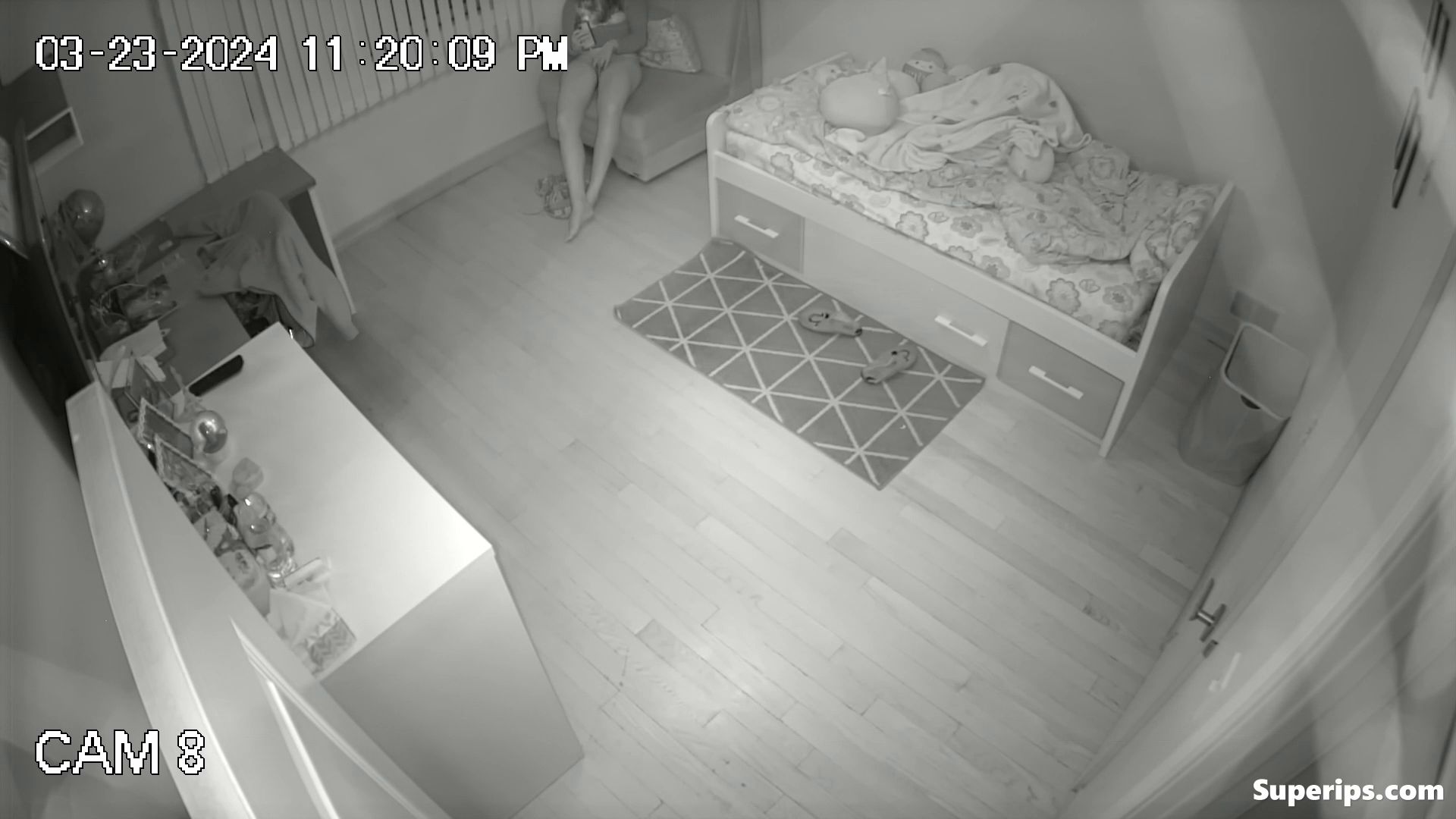 IPCAM – American girl masturbates on a chair IPCAM – American girl masturbates on a chair