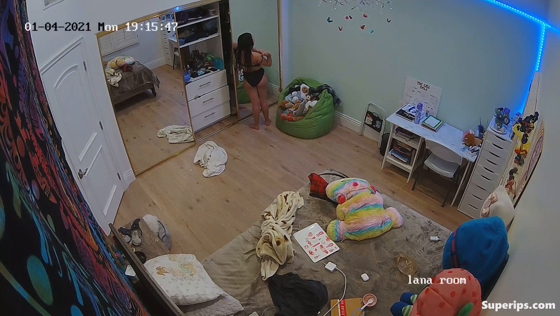 IPCAM – American brunette girl gets dressed slowly IPCAM – American brunette girl gets dressed slowly