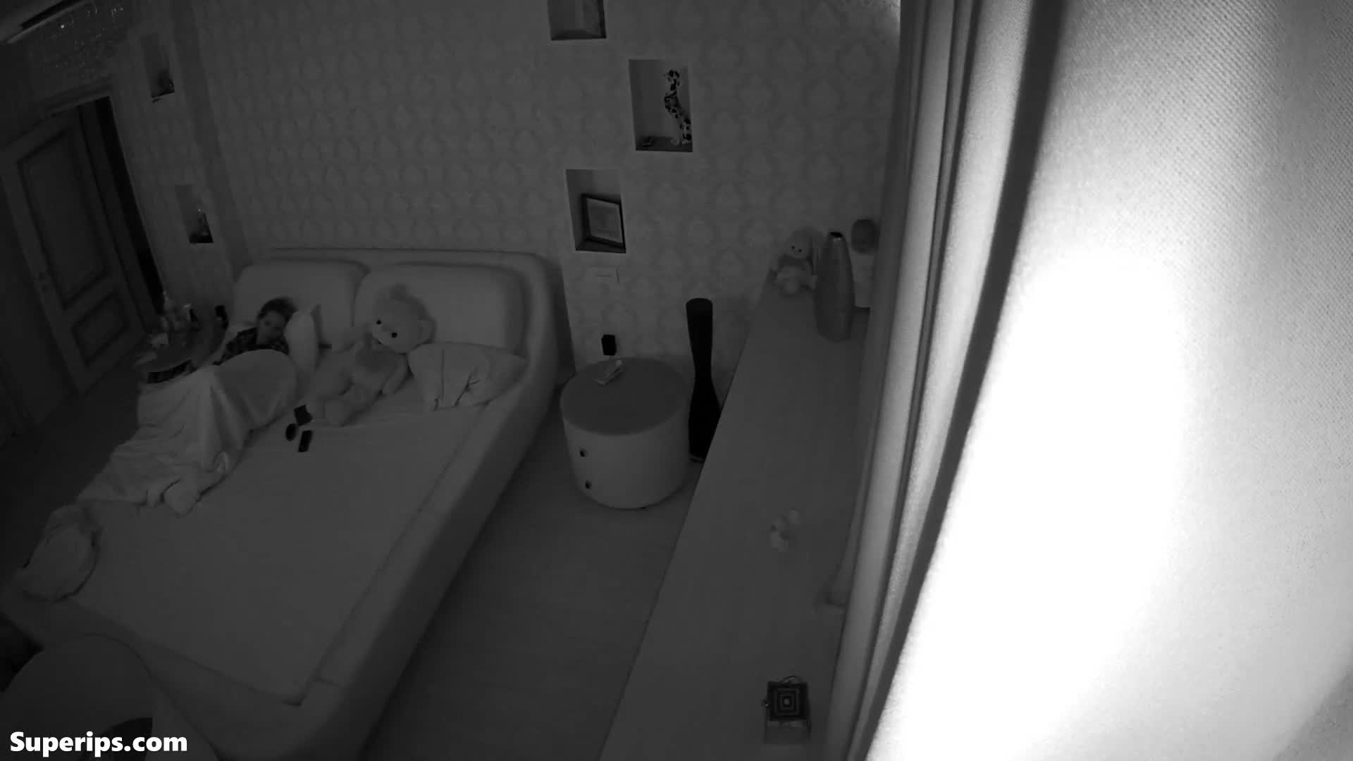 IPCAM – Sweet Russian girl masturbates under the sheets IPCAM – Sweet Russian girl masturbates under the sheets