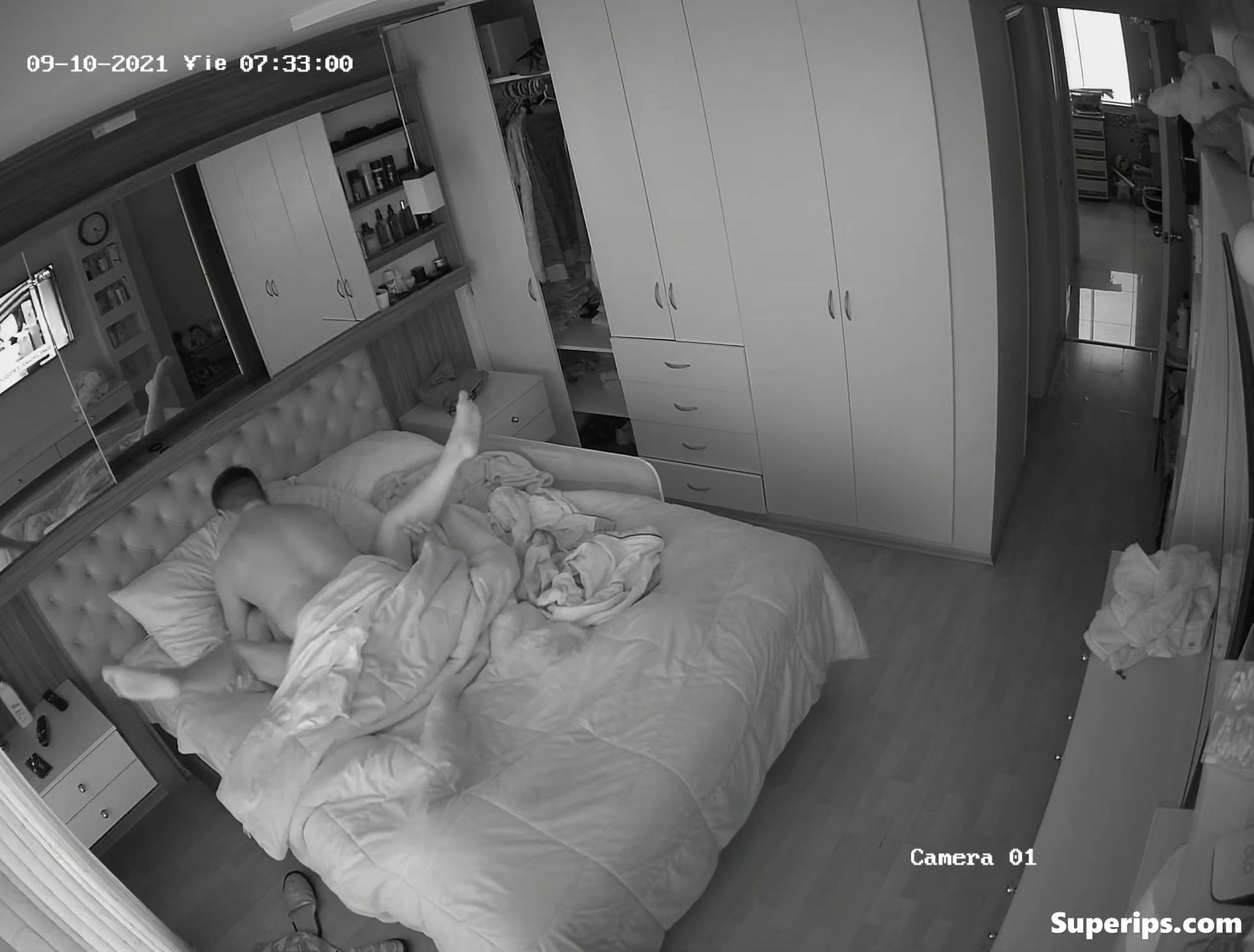 IPCAM – Petite brunette woman gets fucked to orgasm IPCAM – Petite brunette woman gets fucked to orgasm