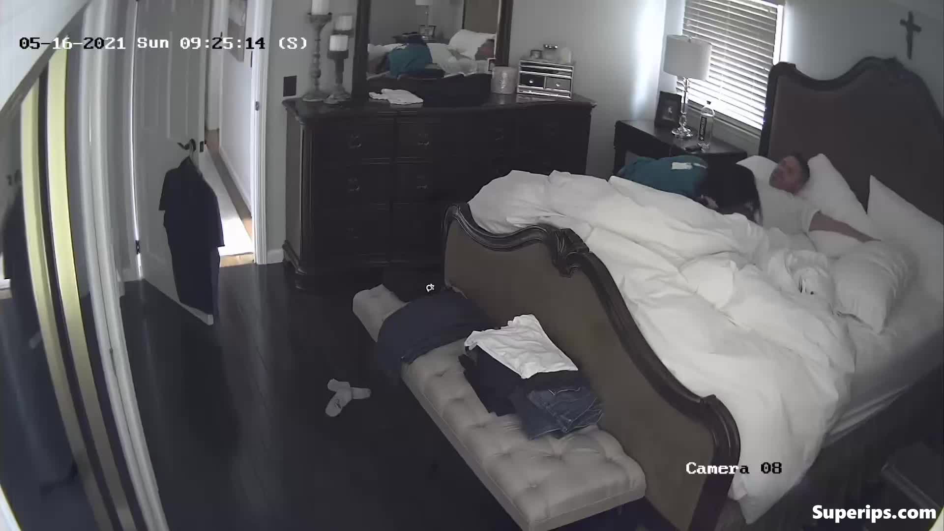 IPCAM – American man gets fucked by his young wife IPCAM – American man gets fucked by his young wife